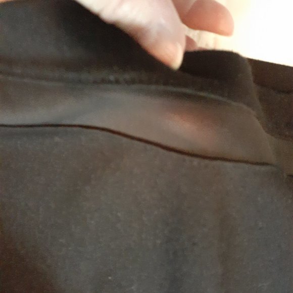 Black sweater with transparent inlay at the armpit and at the bottom. - Picture 3 of 5